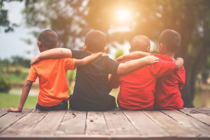 "Beberapa orang nyata. Beberapa orang baik. Beberapa orang palsu dan beberapa orang benar-benar pandai berpura-pura."