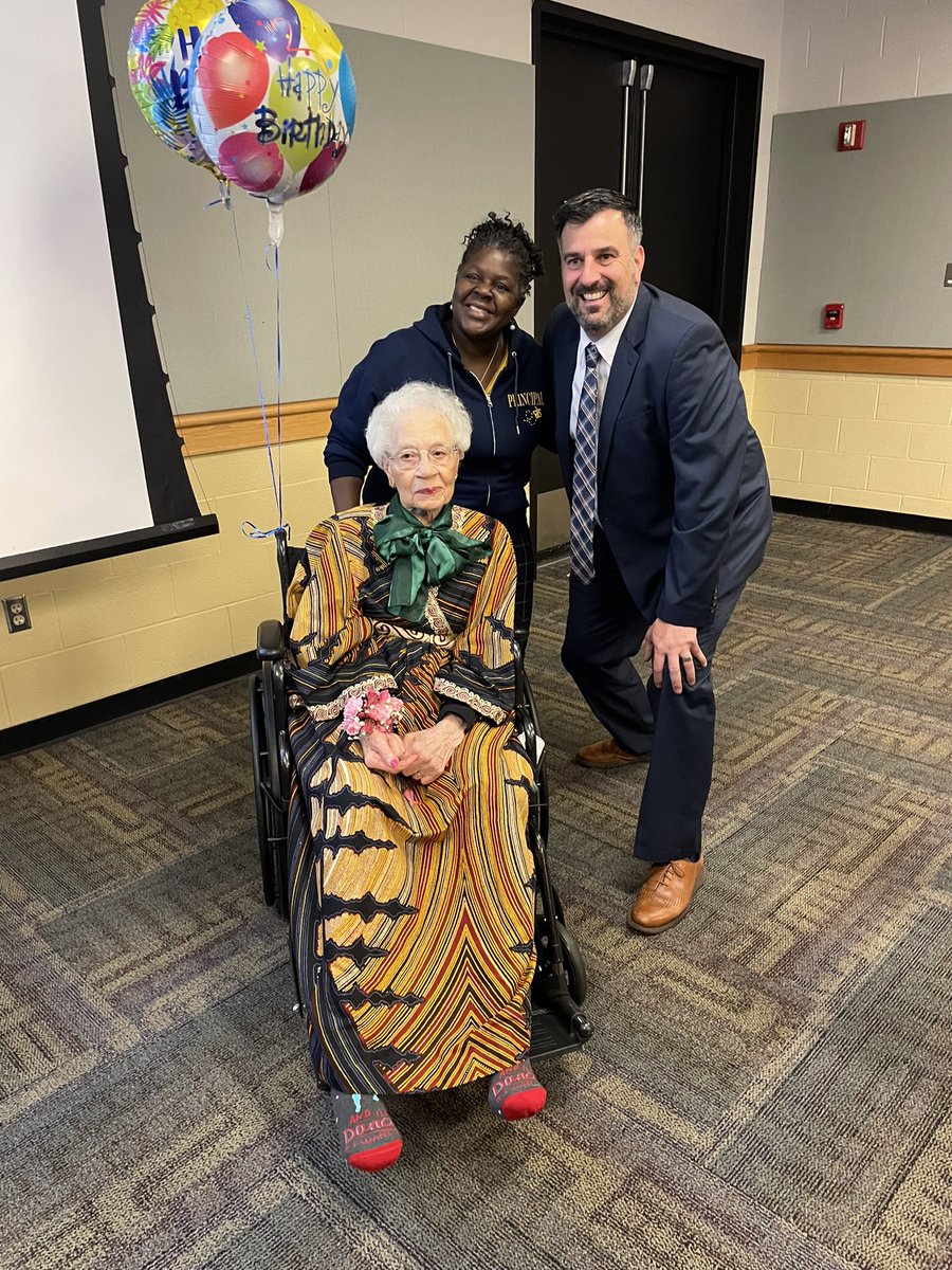 Dr. Alice Holloway Young School of Excellence tweet media