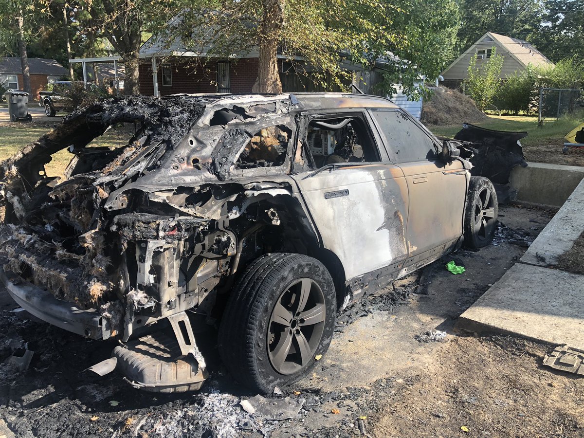 BettyBianna's tweet photo. Woke up to a burning truck this morning around 3:00 AM . Life changing! https://t.co/hRi82dtE3Y