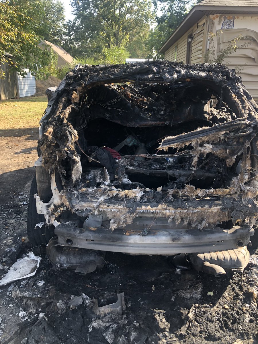 BettyBianna's tweet photo. Woke up to a burning truck this morning around 3:00 AM . Life changing! https://t.co/hRi82dtE3Y