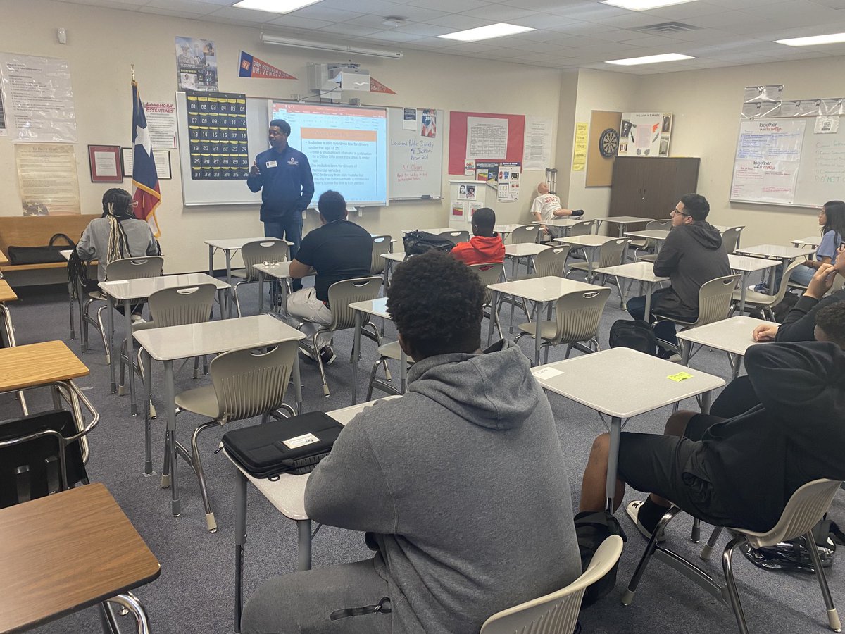 GNTX NOBLE member provided criminal justice relevant topics of discussion with Cedar Hill High School students enrolled in the Law and Public Safety CTE Program.
