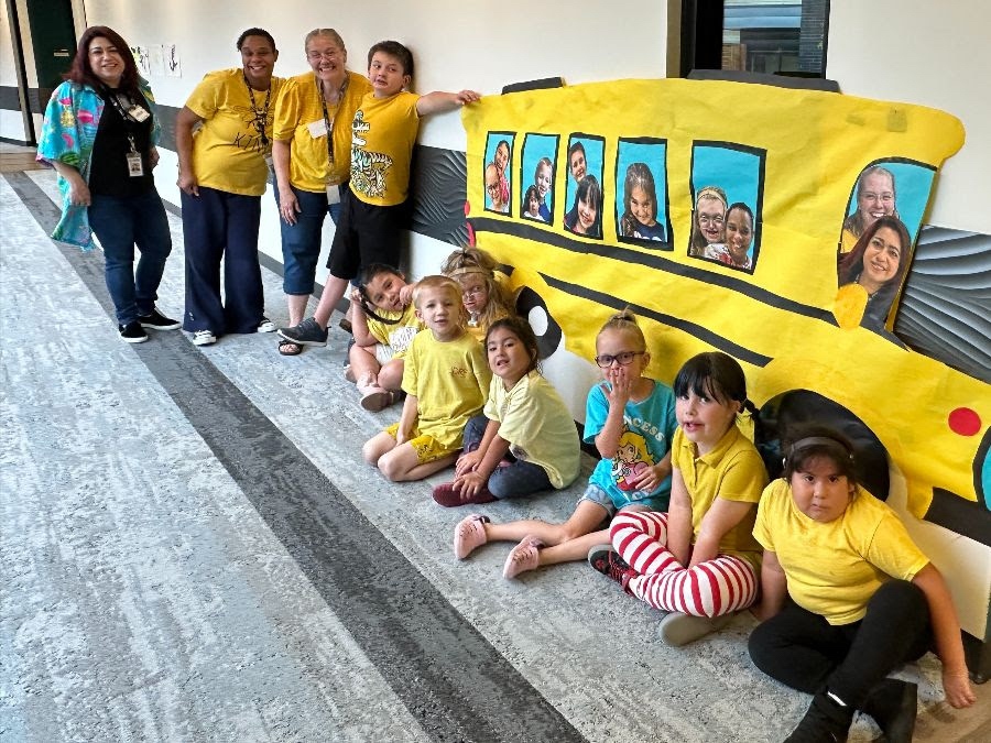 UtSchoolsDB's tweet photo. Elizabeth DeLong School students from kindergarten through second grade have worked hard to learn, read, and spell the colors. As we studied, we dressed in the color of the day, ate food of that color, and created art to match the color.β #aslthat #deafawareness #WeAreUSDB https://t.co/lUv6o859da