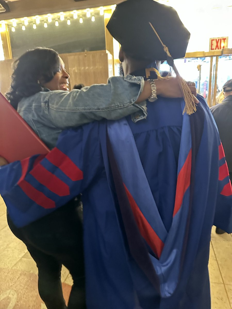 StarTrack_BeeJ's tweet photo. I passed the Illinois Bar Exam 😮‍💨🙏🏾

Mannnnn What??? In my @lildurk voice 

God is great man 

Brandon Bell-Booker, Esq.

#Attorney #Lawyer #Esquire https://t.co/iqEUnhtudx
