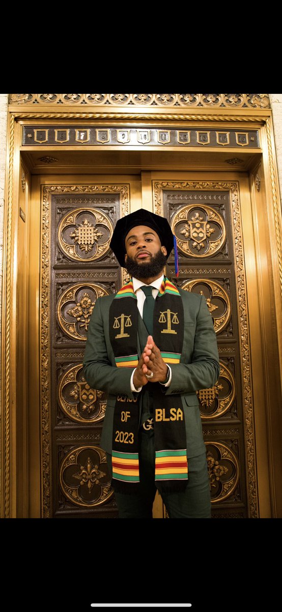 StarTrack_BeeJ's tweet photo. I passed the Illinois Bar Exam 😮‍💨🙏🏾

Mannnnn What??? In my @lildurk voice 

God is great man 

Brandon Bell-Booker, Esq.

#Attorney #Lawyer #Esquire https://t.co/iqEUnhtudx