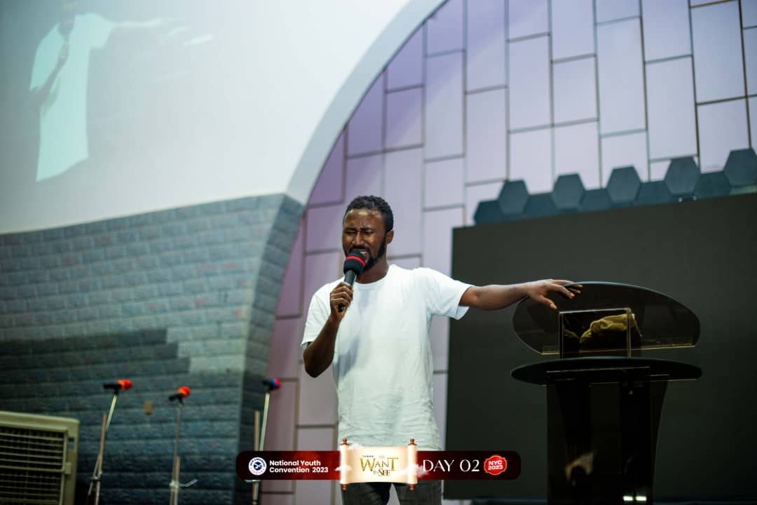 emmanelayodeji's tweet photo. I Emmanuel Ayodeji Oyeniran here by refuse to be `stranded` because my REDEEMER Christ Jesus wasn't stranded for a time.
 I am not a stranded personality

I refuse to run out of oil
I refuse to run out of Grace.
I refuse to run out of divine direction.
 I am helped by the Lord. https://t.co/x3t0Sat0L6