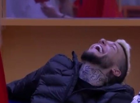 ElMiticoBarbas's tweet image. Alex: La otra no se bancó la presión.

#GHVIP29S