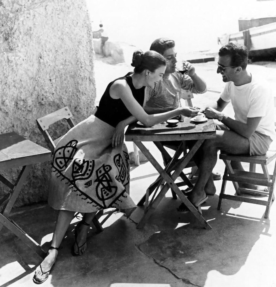 InadeBree's tweet photo. ‘We kill time; time buries us.’

Joaquim Machado de Assis

The Posthumous Memoirs of Bras Cubas, 1881

📷 Regina Relang, 1953 https://t.co/U2fGvKhmDc