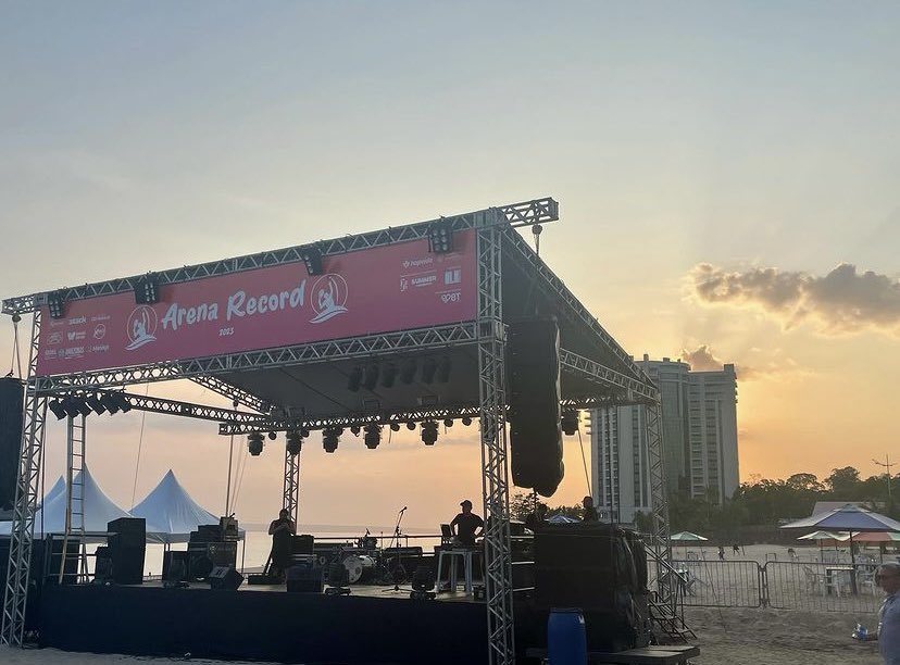 recordmanaus's tweet photo. Pôr do sol deixando a #ArenaRecord ainda mais bonita! 🌅 O primeiro dia do evento é sucesso por aqui! 💙

Realização: Record TV Manaus

Patrocinadores: @lojasramsons, @atackoficial, @bemolfarma , @aguasdemanaus, @realequipamentos, @graficaxpress , @sedel.am https://t.co/KKxkoDaLF3