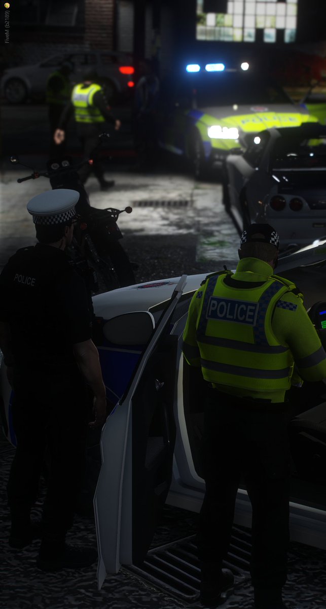 Clanning_Copper's tweet photo. I do love myself a spot of #TacticalParking ! 

Inc from last night.

Offending veh spotted in convoy with bike, veh flagged as StoVec, from an aquarium in neighbouring force...

After little deliberation contained preventing any fishy business ! 

#FICTIONAL #IORRP https://t.co/UXM2GDacSk