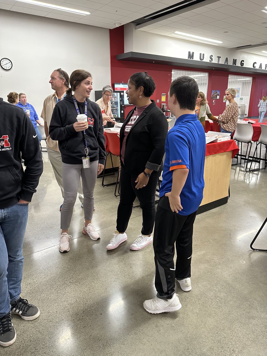 Valerie Hardy tweet media