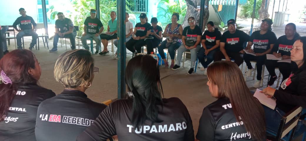 MrtGirardot's tweet photo. La Formación constante y permanente es la primera línea de defensa de nuestra organización y la #JuventudRebelde en Vanguardia. 
#JuventuTupamaroConMaduro https://t.co/vhawPOSHHw