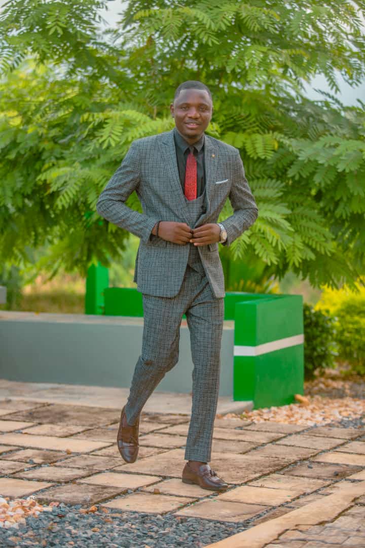 kepouri's tweet photo. Famille, joignez-vous à moi pour souhaiter un fabuleux #anniverssaire au chargé de communication du C.R.E Communication  dit OBAMA TOGOLAIS 🎂🎂🎂🎂

Pyabalo Polonga
Esaie Lamatetou 
Jerry Wisdom Ajavon 
#toutlemonde #followers https://t.co/wC6oMlReFJ