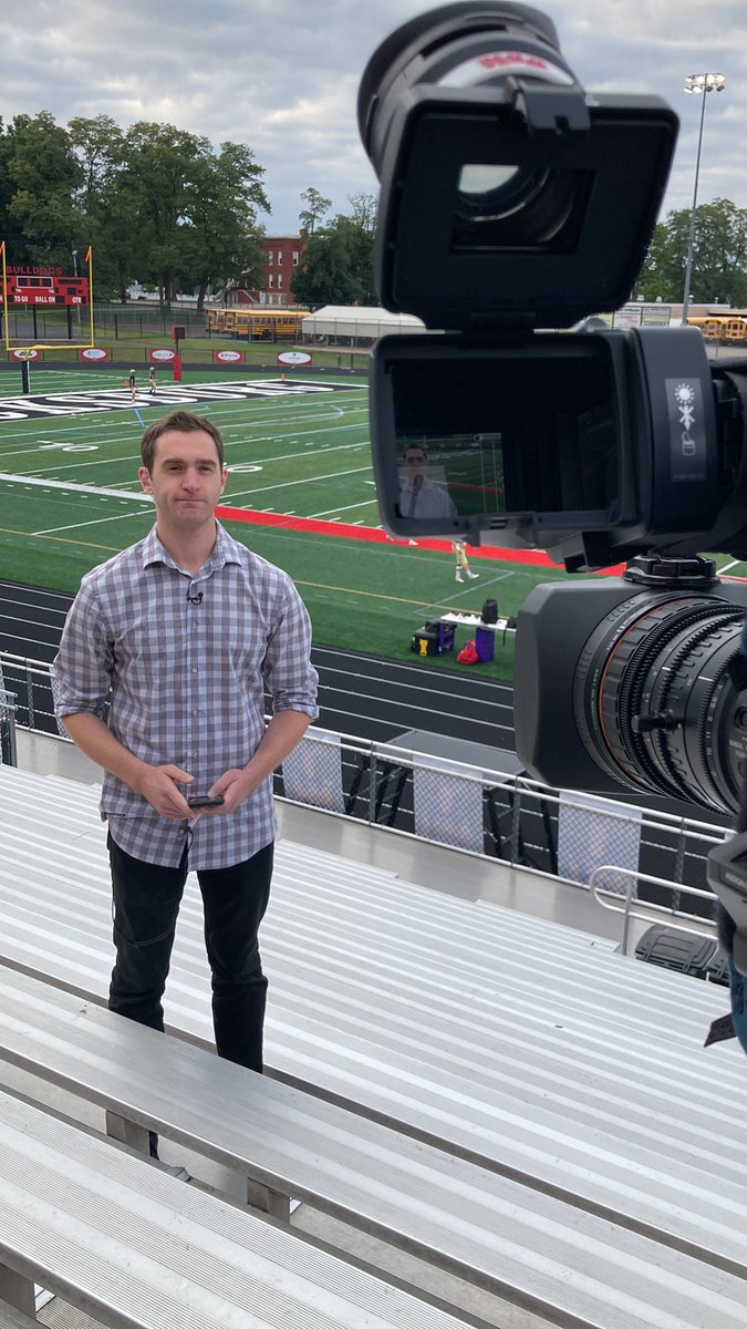 JonMcCrary's tweet image. Getting ready for the #footballfever Game of the Week. It’s Schoolcraft taking on Muskegon Catholic Central. Game being played at Vicksburg.  @APepperWWMT @NateBrownSports @wwmtnews
