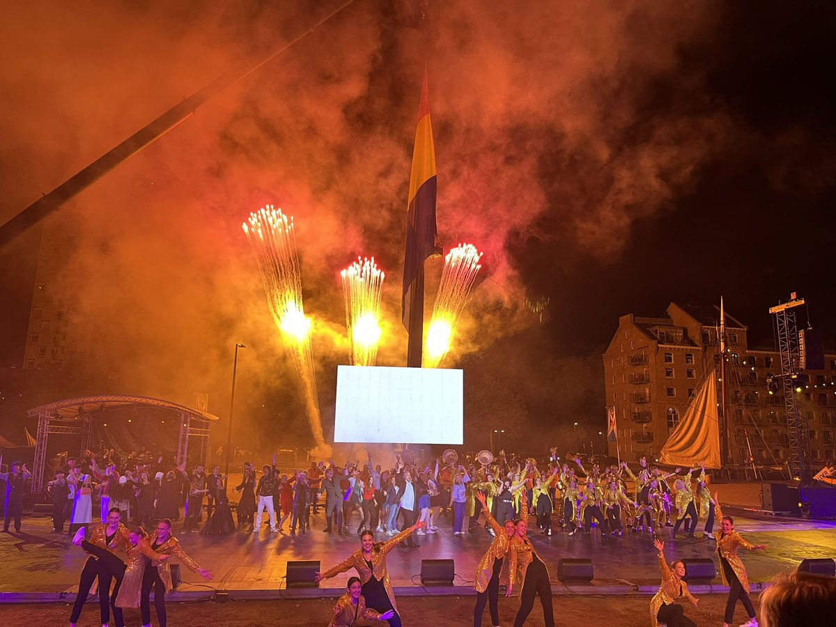 Het Theatraal Stadsspektakel, Het Verhaal van <a href="/VolgVlaardingen/">volgvlaardingen</a> was inderdaad een indrukwekkend spektakel! <a href="/bertwijbenga/">Bert Wijbenga</a> <a href="/FondsSV/">Fonds SV</a>