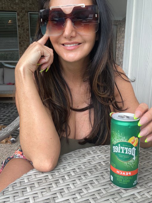 To add vodka or not&hellip; https://t.co/osCBVyBAOP<a href="/tag/mondaynightraw"class="tags"><span>#mondaynightraw</span></a>