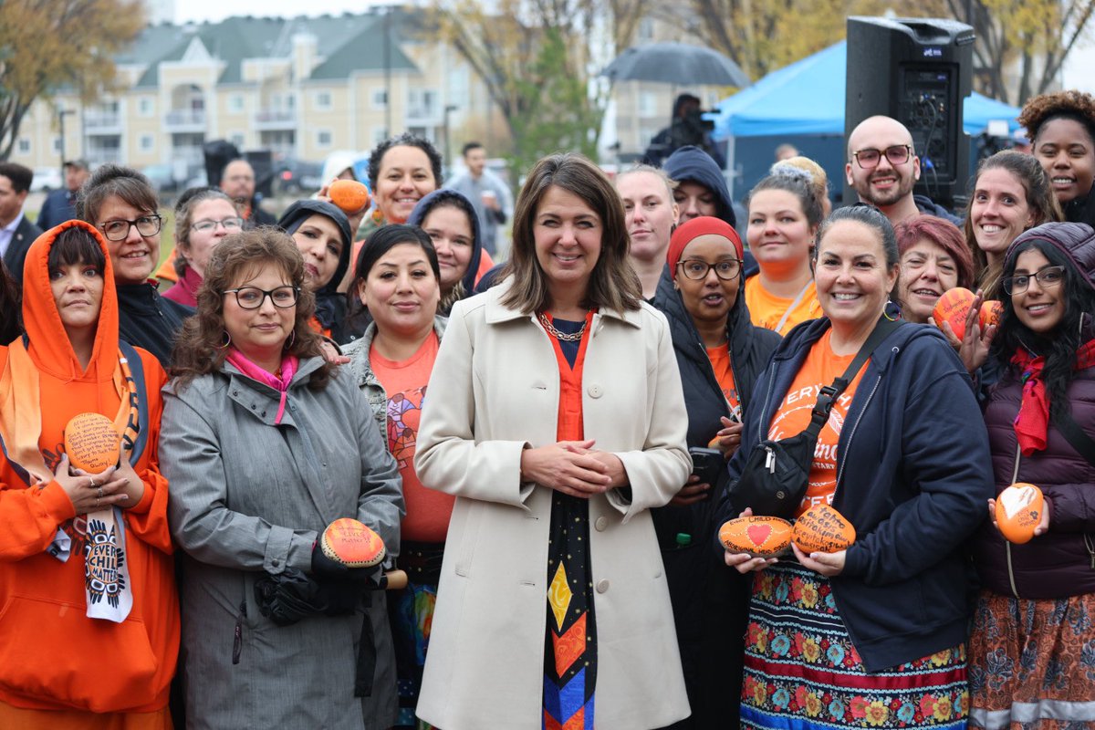 ABDanielleSmith's tweet image. I was honoured to attend today’s ceremony to open the Reconciliation Garden near Alberta’s Legislature. 

This garden and monument are meaningful and heartfelt symbols of Alberta’s commitment to reconciliation with Indigenous Peoples. 

Tomorrow, is the National Day of Truth and…