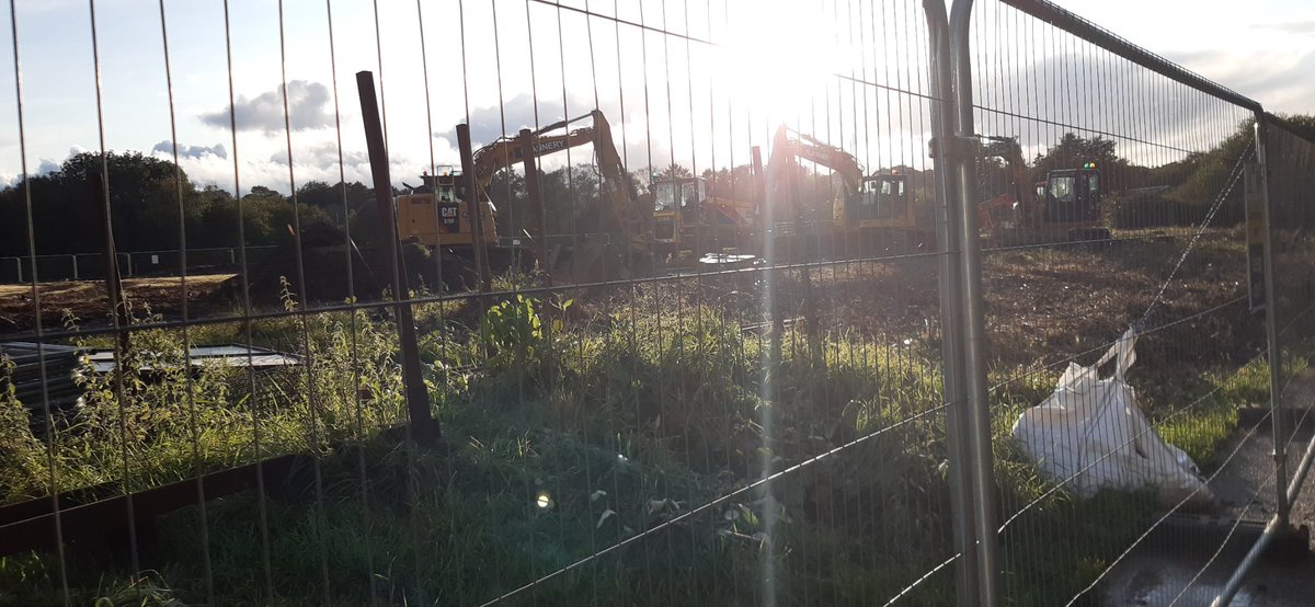 savehaileypark's tweet photo. @DwrCymru 👎Build sewage pumping stations on green flag award winning parks. 
👎 Prioritise developer's needs over customers
✅ Find a job with a company with better values
#Savehaileypark https://t.co/bDDuEnC8a7