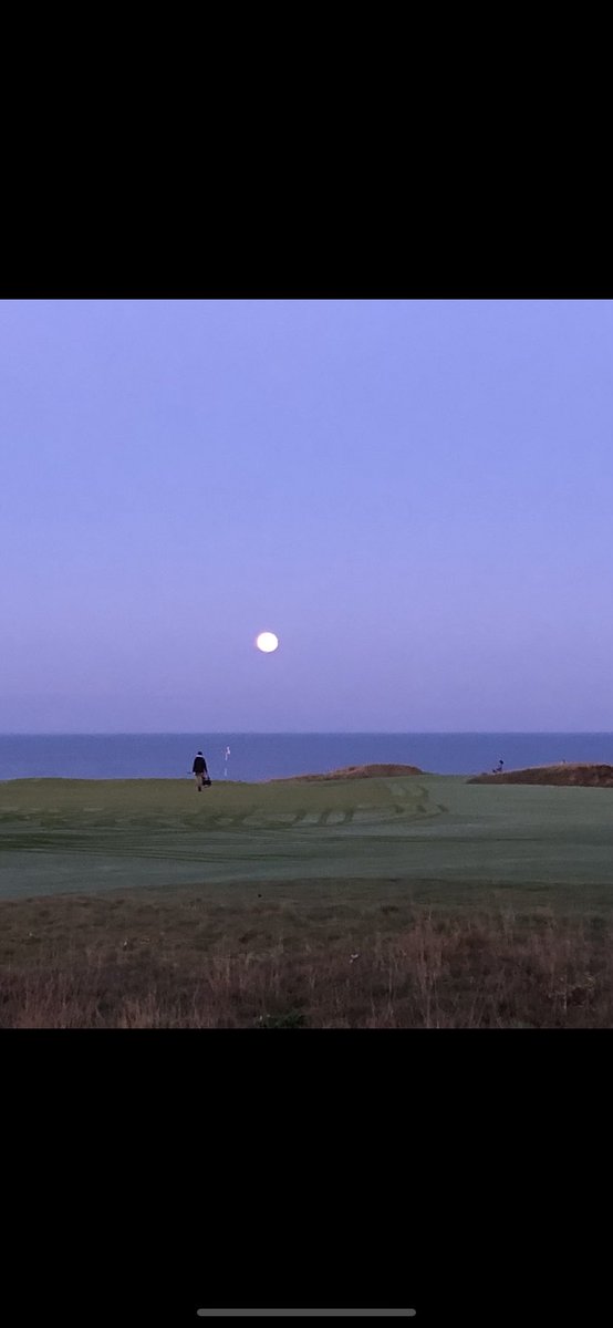 The moonset this morning 🙌🌙 <a href="/CabotCapeBreton/">Cabot Cape Breton</a>
