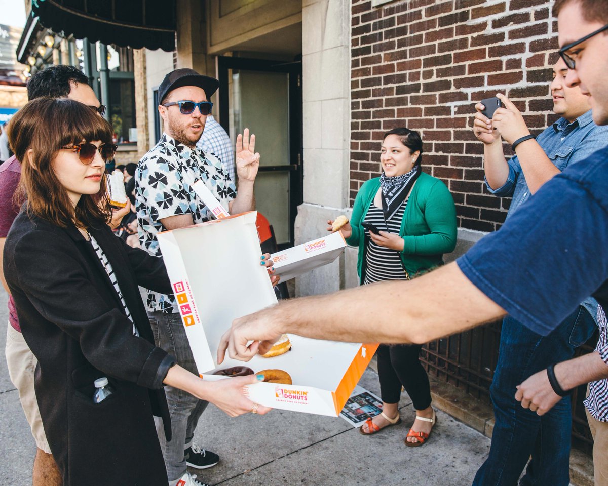 Revisiting September 2014 when CHVRCHES performed at the Low Dough Show in Chicago towards the end of the Bones touring cycle. Free doughnuts (“donuts” in American)!