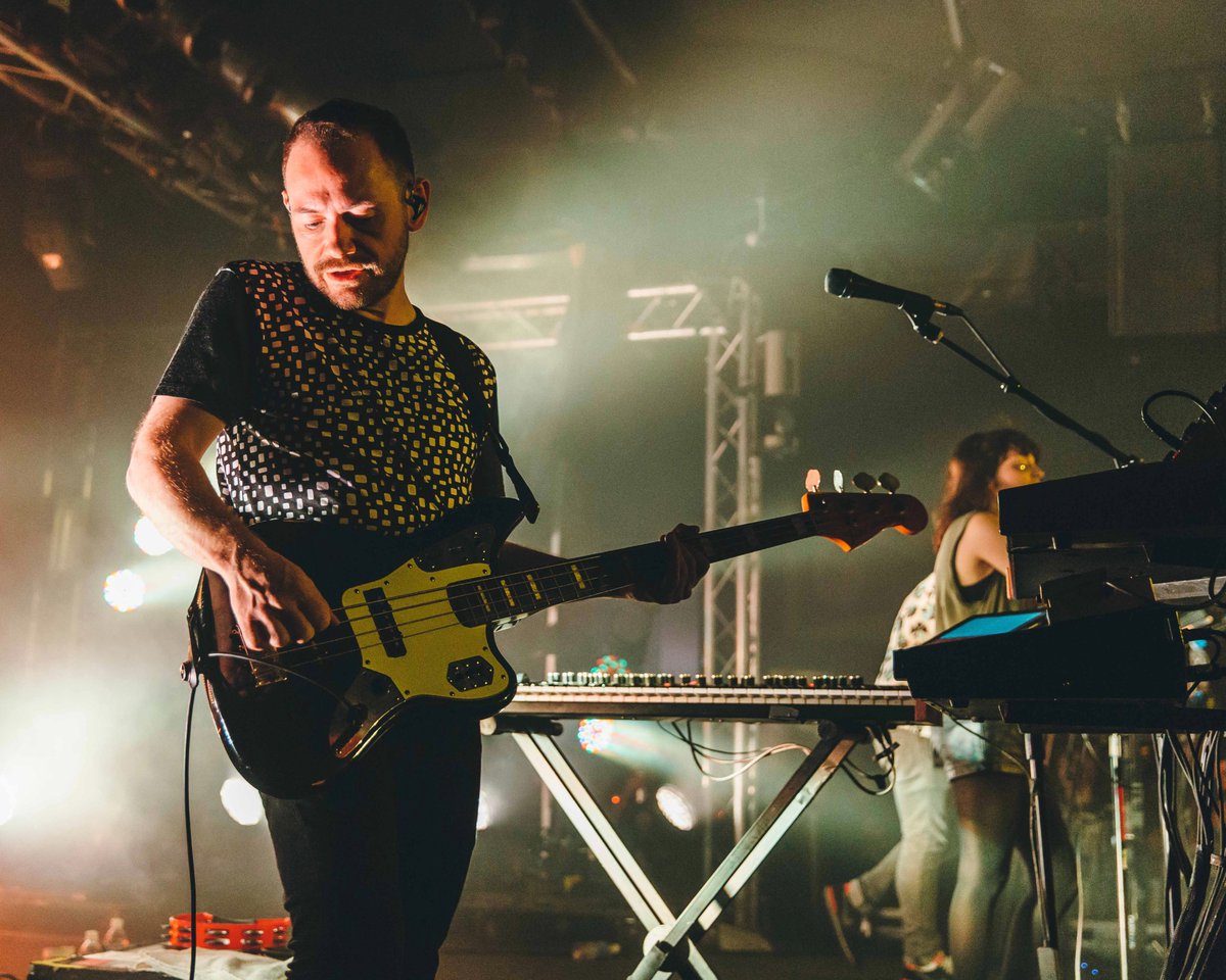 CHVRCHES tweet media