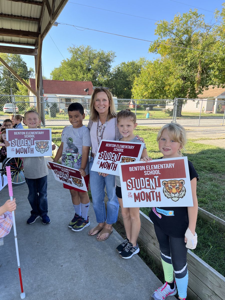TigersBenton's tweet photo. September Students of the Month were recognized at our PBS Assembly today. They were nominated for their outstanding display of kindness! https://t.co/aFnEU5ulP6