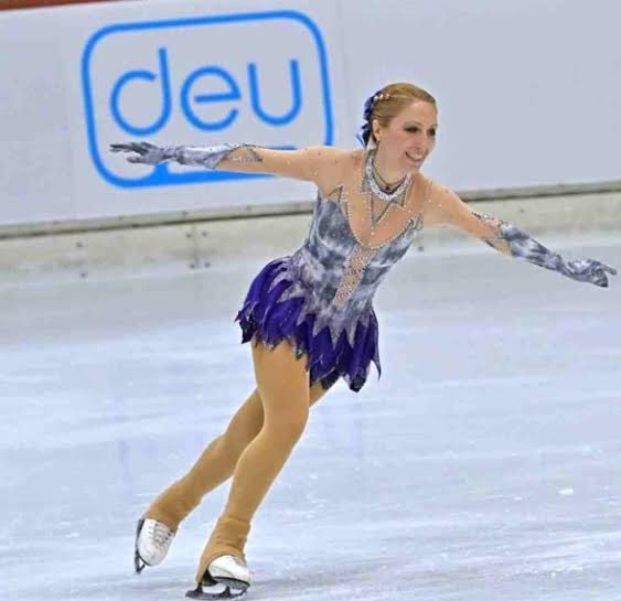 İyi geceler dostlarım.

Ocak 2024'te İtalya’da duzenlenek ve 3000'in uzerinde sporcunun katılacağı ve 4 senede bir yapilan Masterlar Olimpiyatlari olarak tabir edilen Winter World Masters Games (Dünya Masterlar Kış Oyunlari)nda buz pateninde 23 uluslararasi sporcudan ulkemi