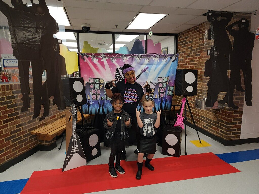 acvilla22's tweet photo. Rocked Our School today!! @HamptonOaksElem https://t.co/kp1jySa2u4