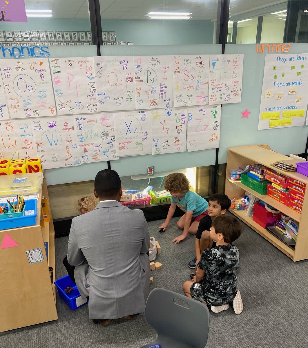 wre_library's tweet image. Dr. Padavil arrived just in time to build with Kindergarteners during indoor recess #nevertoooldforblocks #buildingstructures #buildingrelationships #WeAreGISD #PioneerTOUGH ⁦@GeorgetownISD⁩ ⁦@WolfRanchElem⁩