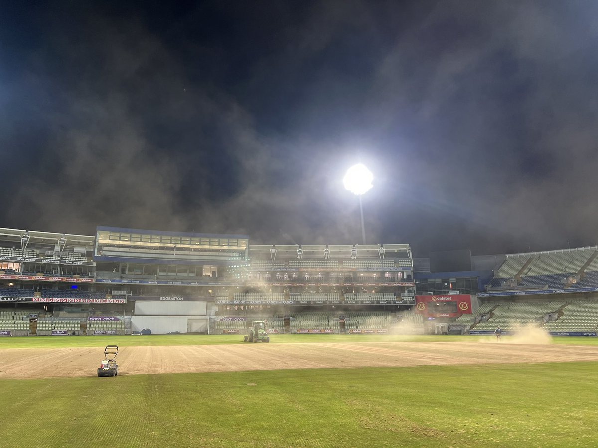 barnstonworth's tweet photo. @WarwickshireCCC so today and the season comes to an end …strange old day started blotting at 6 this morning gutted the game got called off as my team couldn’t do anymore..and unfortunately it’s not my decision.. then an evening under the lights doing renovations https://t.co/aW53JPxA4R