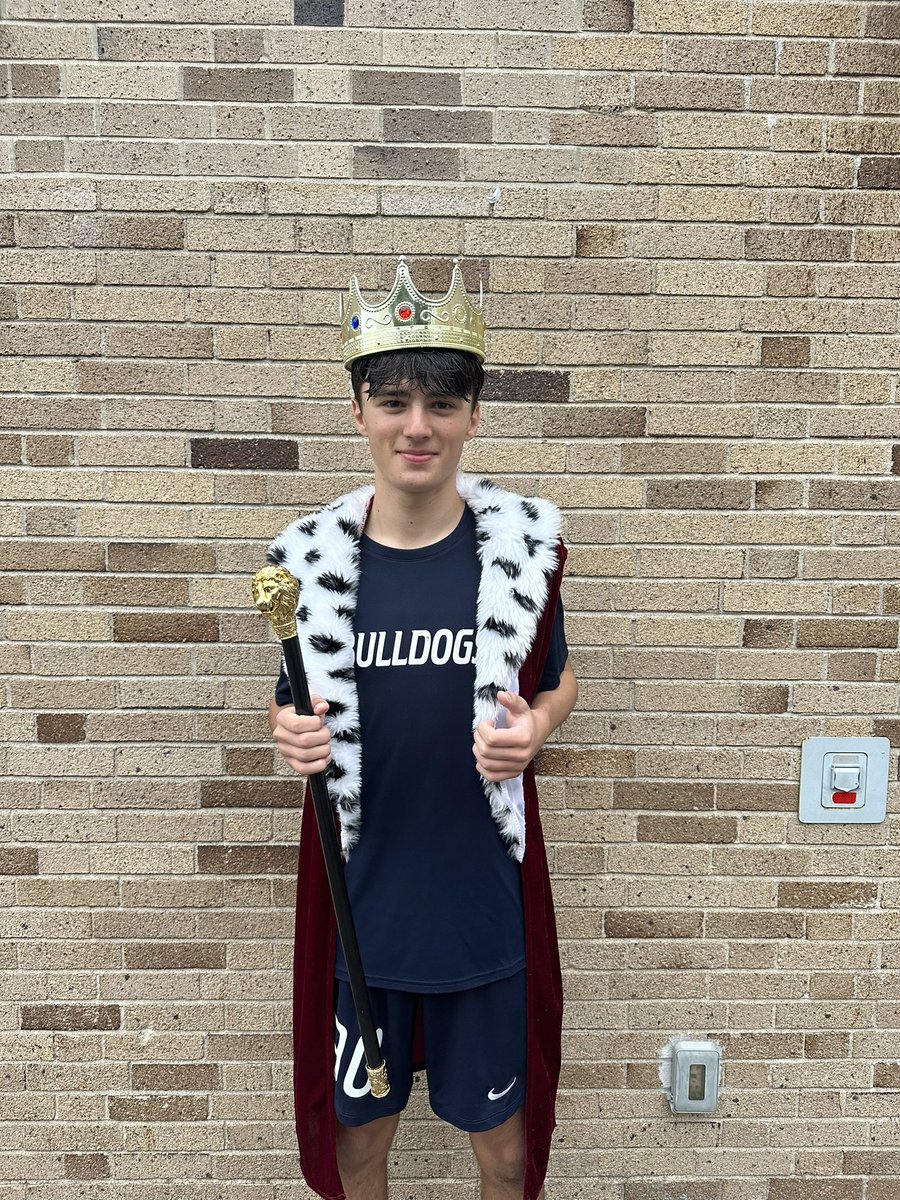 Dogs (7-0) win over a tough Abington squad, 3-2. João Faria buries two goals and Kaiky Araujo hammers home the game winner at the end. Fantastic defensive effort as Noah Jordan earns King of the Pitch!