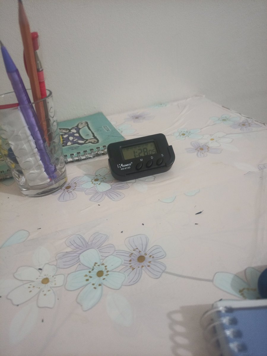 Bugün 1 saat 28 dakika çalıştım. Rakiplerim günde 6/7 saat çalışırken ben max 1 buçuk saat  çalışabiliyorum :))