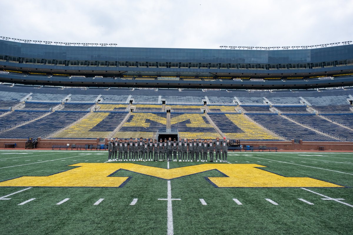 HUGE thank you to @UMichAthletics and @UMichFootball for showing us around The Big House today 🏠 #RiseInRed | #GoBlue