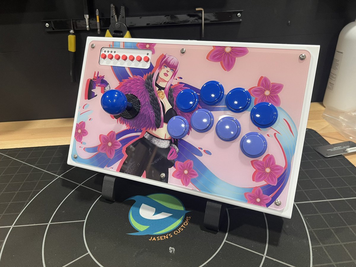 JasensCustoms's tweet photo. This #PanzerFightStick is headed to its new owner! Includes: #JLX #Crown202 #PrintedPlexi #IPFB with a Sega Player 1 layout. https://t.co/skPjAaPfxJ
