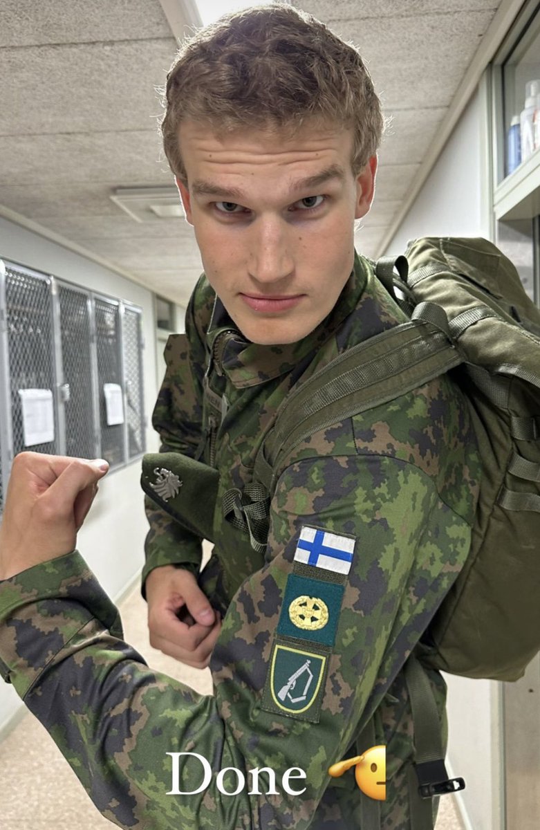 BleacherReport's tweet photo. Lauri Markkanen has completed his mandatory service with the Finnish military

(via laurimarkkanen/IG) https://t.co/AISdNTqkwE