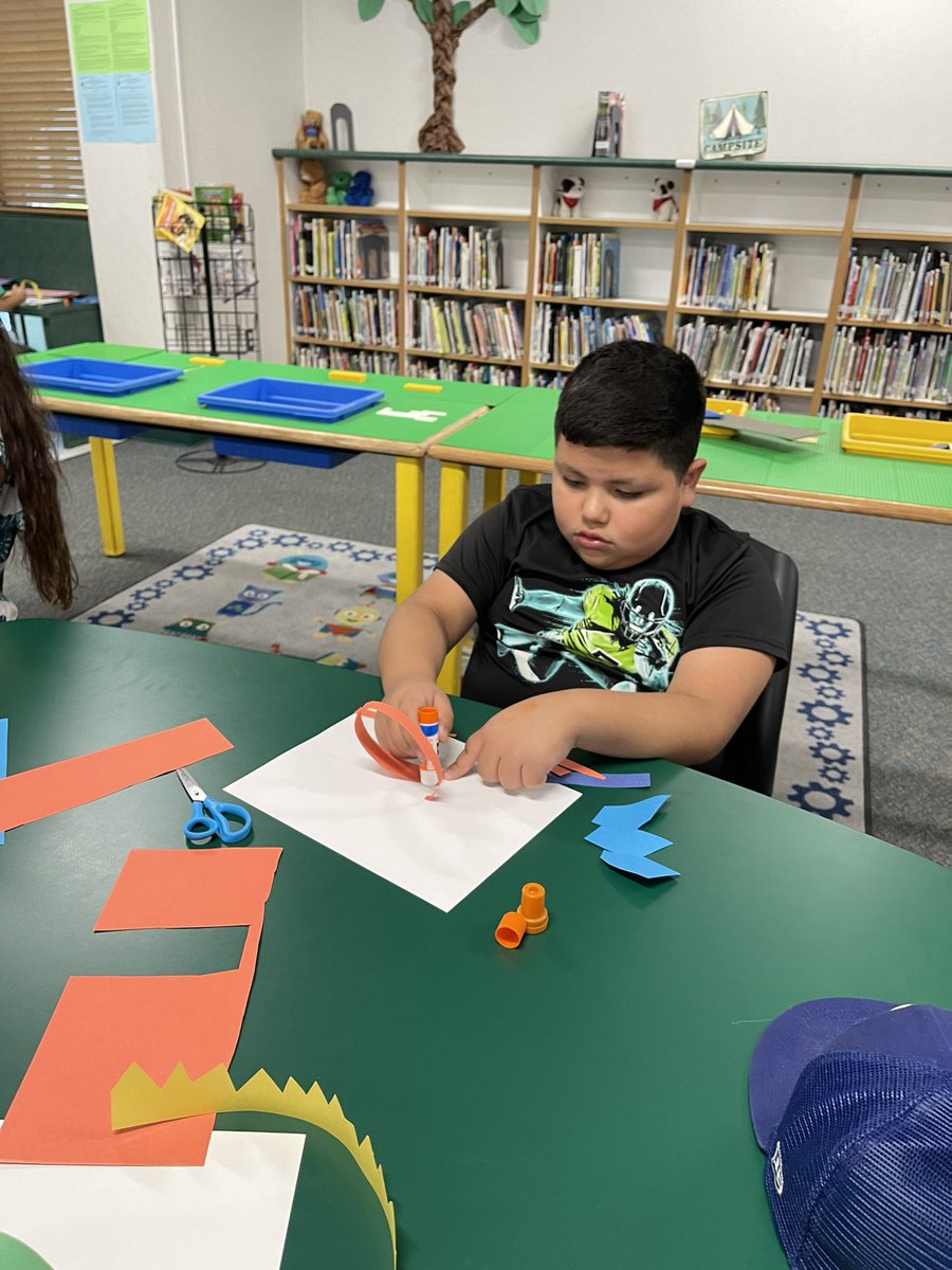 Sra_anguiano's tweet photo. Working on sculptures today
#burtonexperience #osobilingues #ELOP https://t.co/HtyKXKCTsU