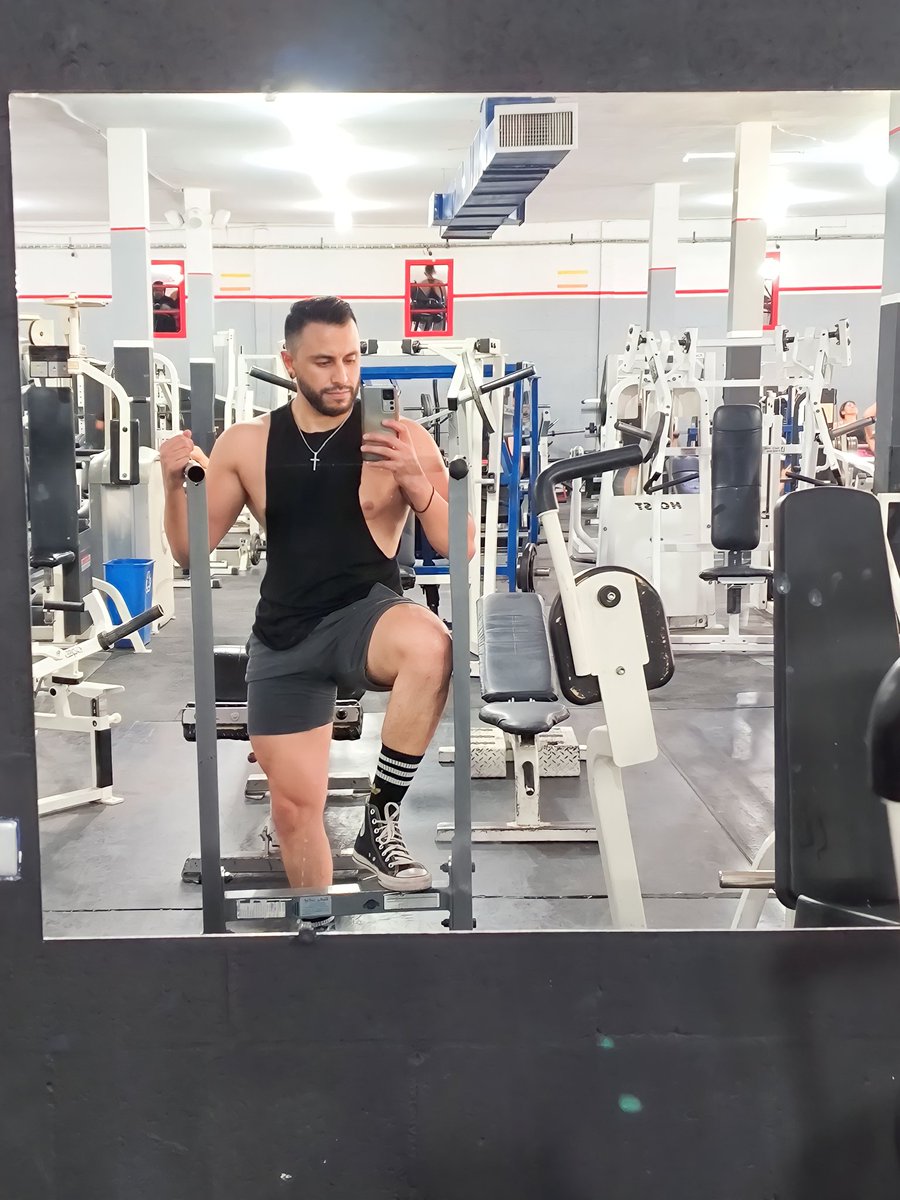 Shekko22's tweet photo. Hoy se entrena pechito !! https://t.co/2n0O9E5Wze