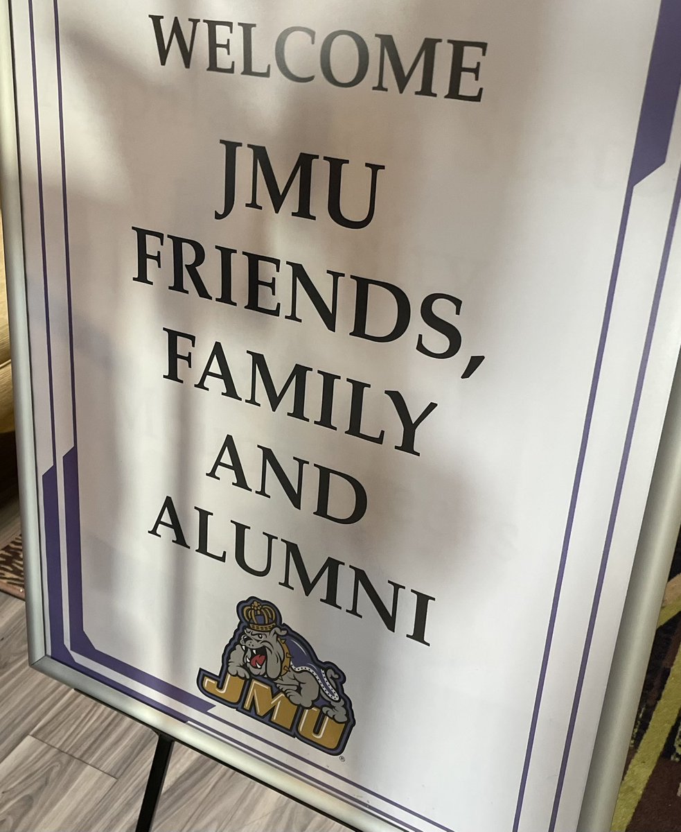 scottlinn_'s tweet photo. You are also looking live at the last @JMU family weekend for the first born. 😭 Brought a little more #MoCo to celebrate and reflect. Bravo @loneoakbrew @melissamollet #GoDukes #Cheers #EnjoyResponsibly #HugYours #ThanksForSubscribing https://t.co/JrDcbsGsry