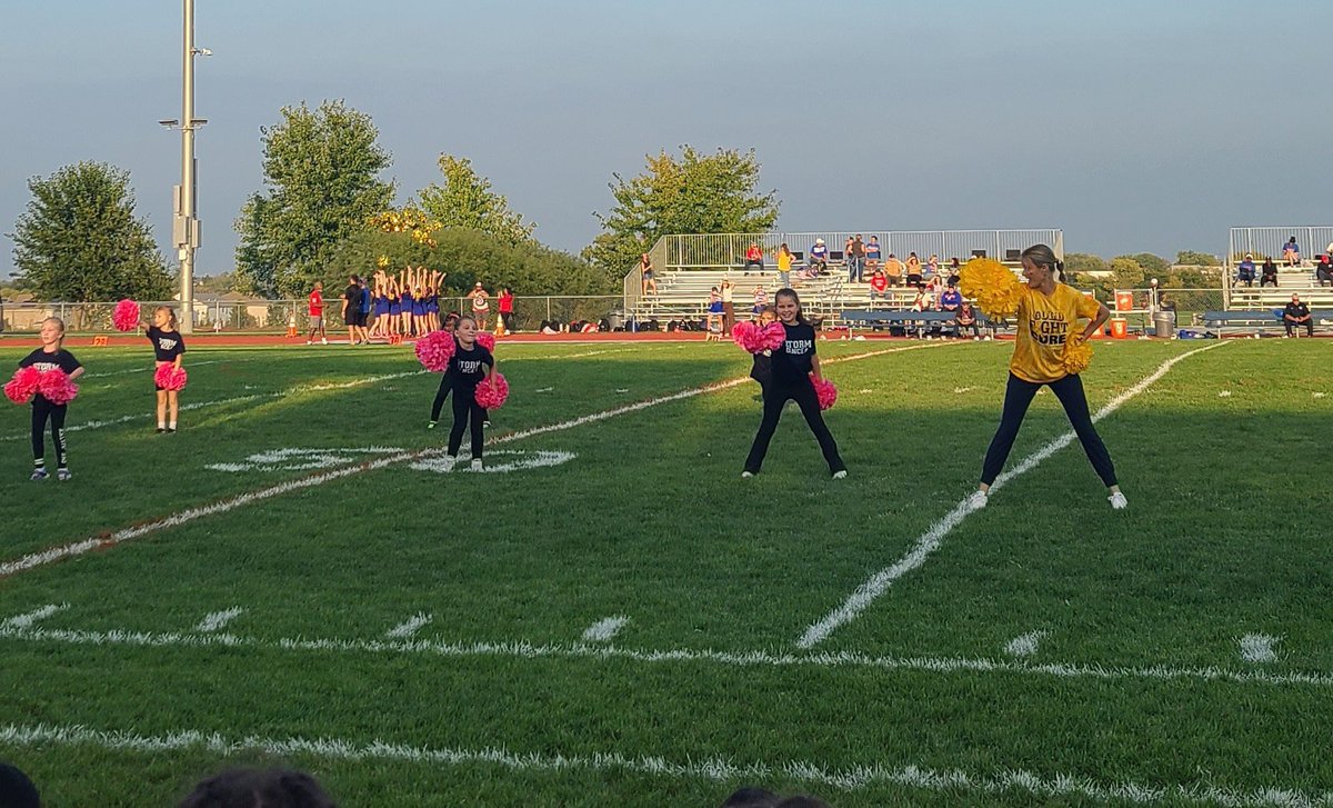 CaprioStewart's tweet photo. Shout out to the JV &amp; Varsity Dance teams for teaching future Storm dancers in their inspiring dance clinic! #RollStorm @KurtJohansen6 @S https://t.co/bZ7UH3fLrw