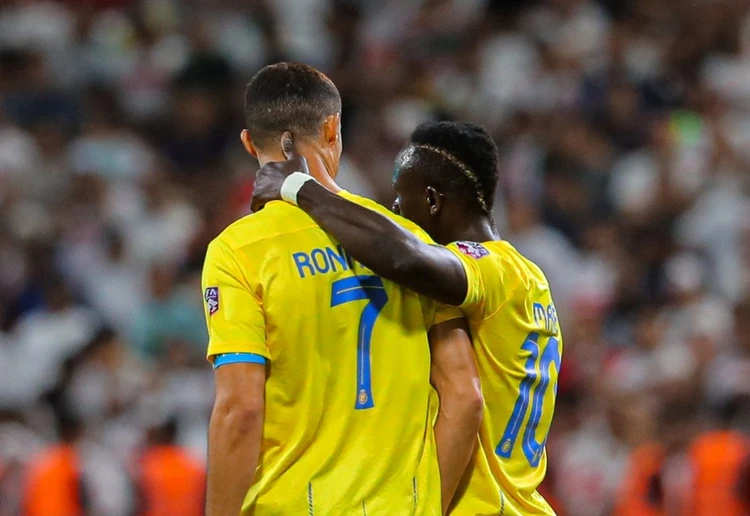 ArobaseGiovanny's tweet photo. La mère de Sadio Mané :

"Mon fils et Cristiano Ronaldo sont comme des frères"

(Via @TeamCRonaldo) https://t.co/T5DbZxpgyN