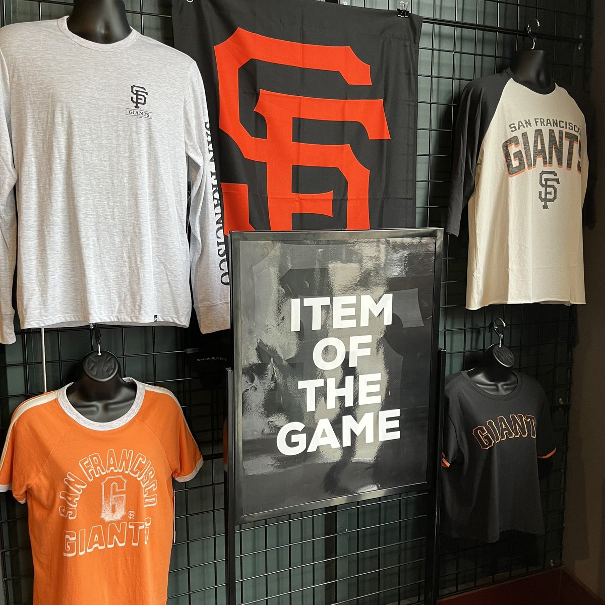 Giants Dugout Store tweet media