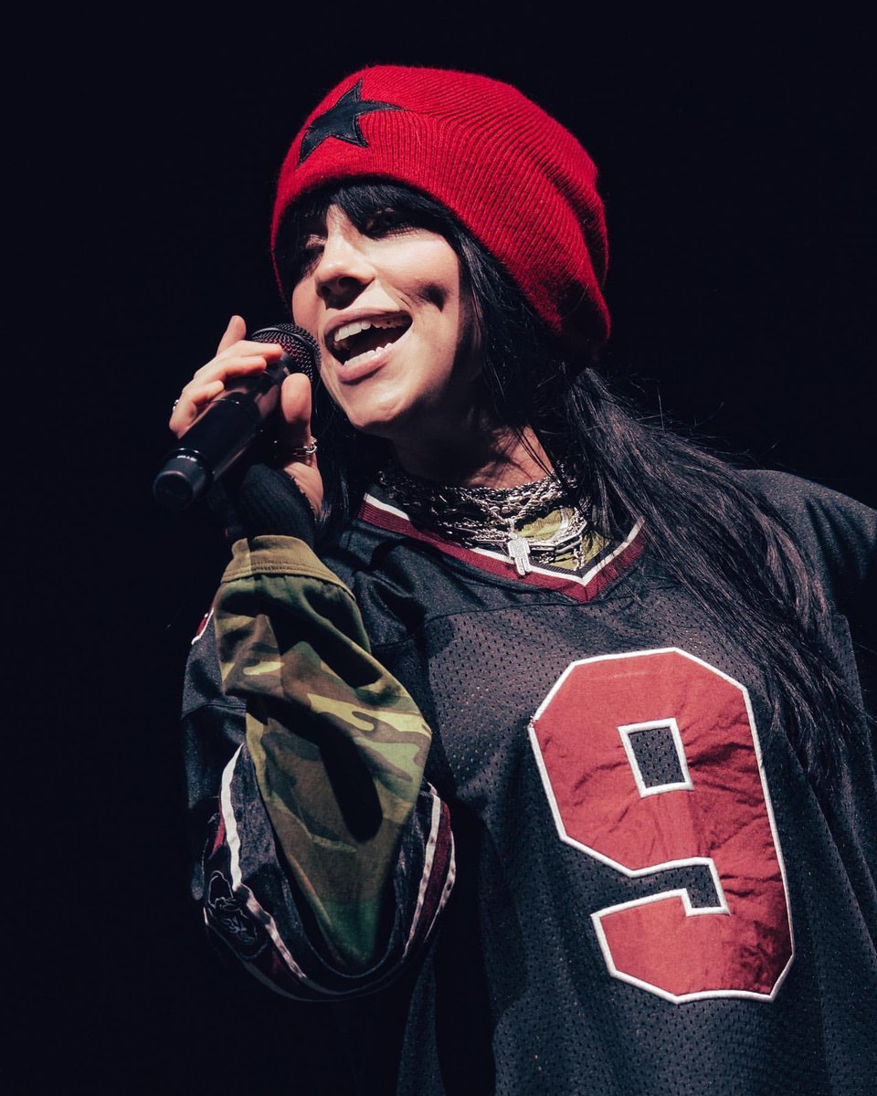 BillieEilishBR's tweet image. 👀 “Amei muito essa turnê. Já está finalizada. Estou tão triste, mas empolgada com o que está por vir” - Billie Eilish. ❤️‍🔥