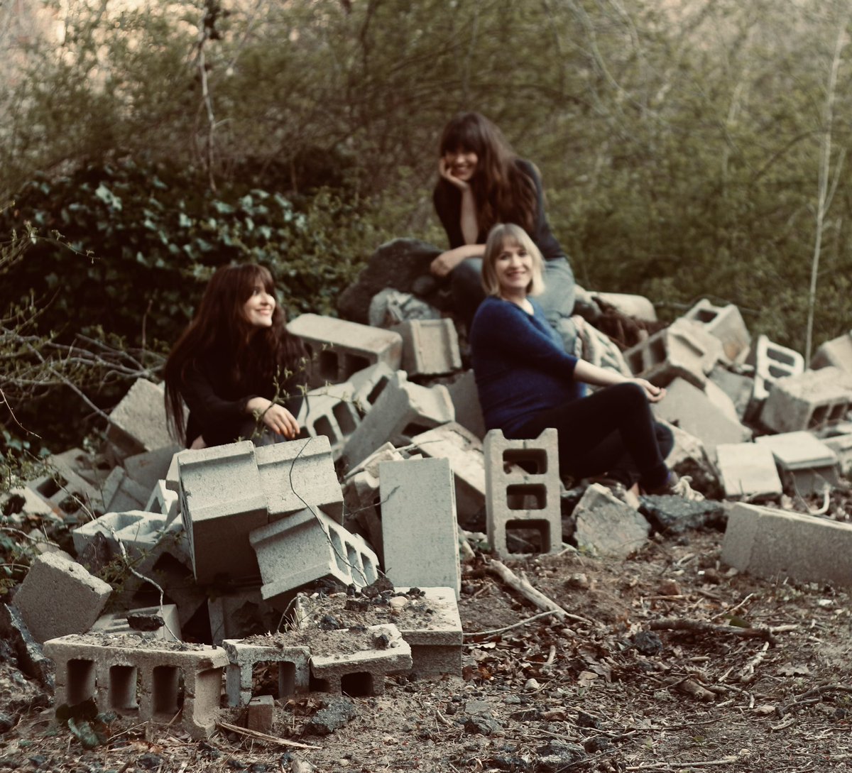 On the road with the Amazing <a href="/bellytheband/">Belly</a> this week! Kicking it off in Newport RI! 
Sun Oct 1st <a href="/FortAdamsTrust/">Fort Adams</a> 
Wed Oct 4th <a href="/ParadiseRockClb/">Paradise Rock Club presented by Citizens</a> 
Thurs Oct 5th <a href="/ParadiseRockClb/">Paradise Rock Club presented by Citizens</a> 
Fri Oct 6th <a href="/GramercyTheatre/">Gramercy Theatre</a> 
Sun Oct 8th <a href="/GramercyTheatre/">Gramercy Theatre</a>
Tix: linktr.ee/parkingtonsist…