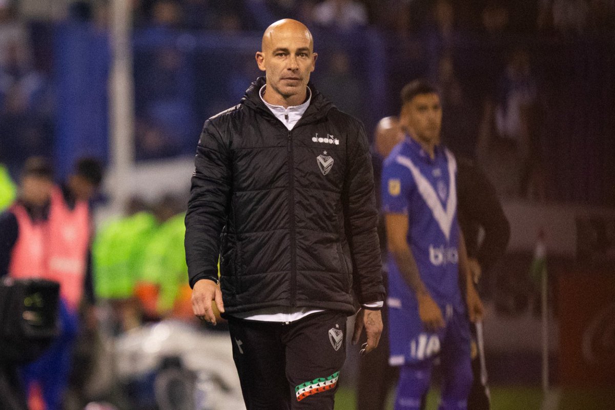 AgustinCiordia's tweet photo. Yo trato de bancar al técnico. Da la cara con los hinchas y lo que quieran.

Pero el tipo va, y pone a Florentín. Gracias a él viene la expulsión de Garayalde. Que para mí no era. https://t.co/ym8zdDaA7k