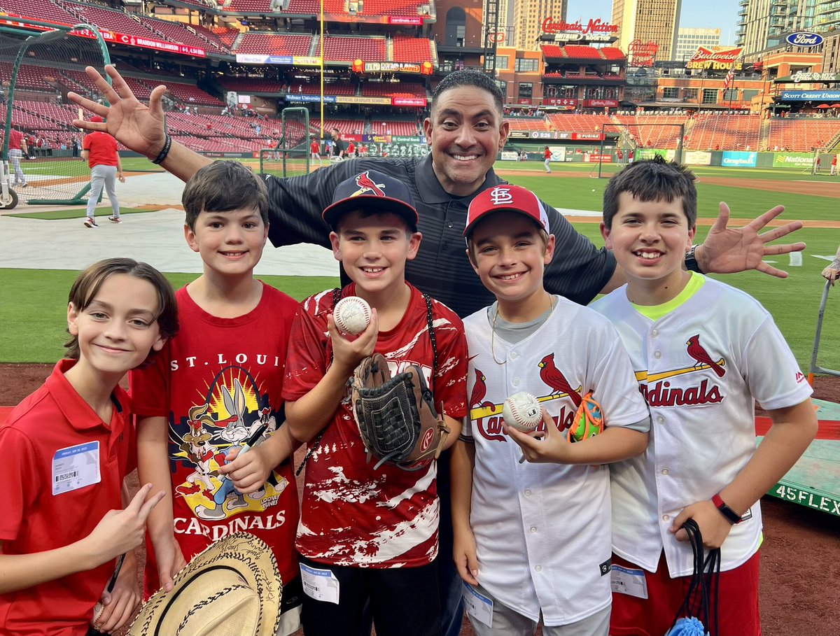 BengieMolina1's tweet photo. WE ARE BACK at Busch Stadium 🏟️ and Waino @UncleCharlie50 is back too and ready to get an at bat #lethimhit ⚾️ LEEEESSSS GOOOOOO @Cardinals vs @Reds 🔥🔥🔥🔥 @LaTremenda880 @mlbatbat
@BallySportsMW SAP!! @cardenales ⚾️ Blessed!!🙏🏽
Look at those kiddos smiles😊 https://t.co/5WQZzAa0HG