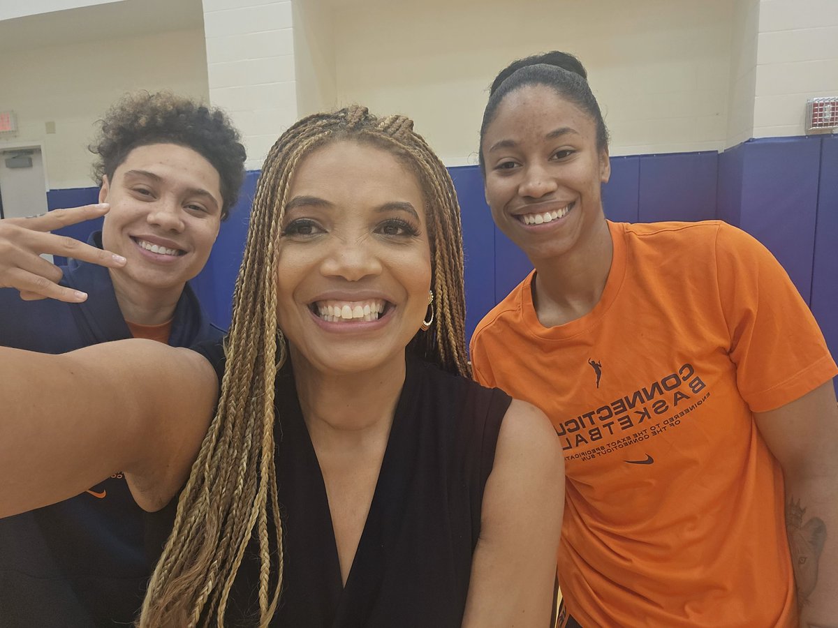 Let's Go @ConnecticutSun! I'll be cheering from my Couch tonight!! I love this pic with the self-described Twin Guards!! @WNBA @NBC10Boston @NECN @NBCSBoston