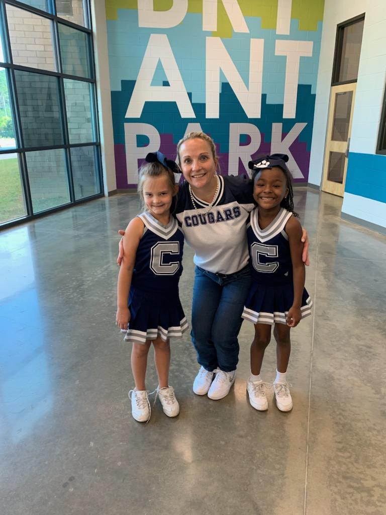 HannahJJCE's tweet photo. Look at these cubs supporting the Cougars with @DrSlaughter18 🤩 #BPInspired @BPESArtsAcademy https://t.co/bNVcqOifjb