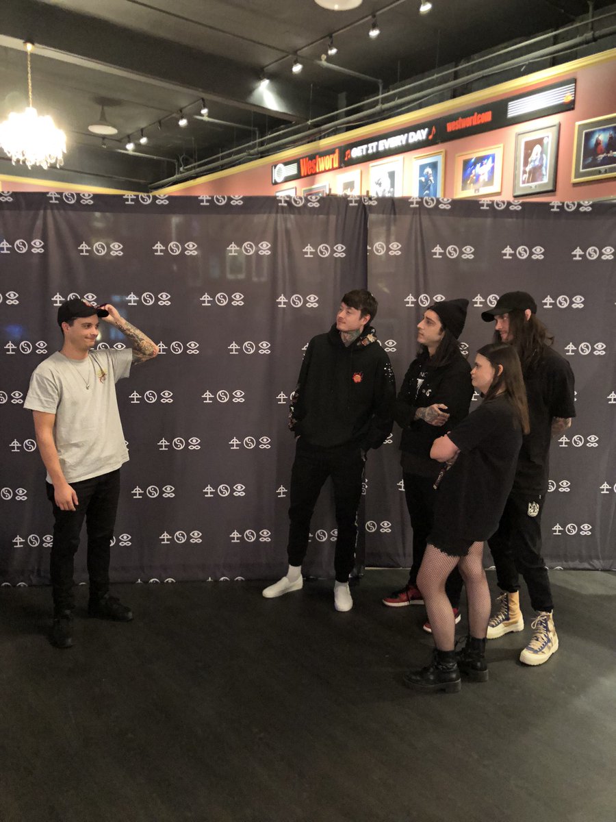 Christina ʘ 👹🏡 tweet media