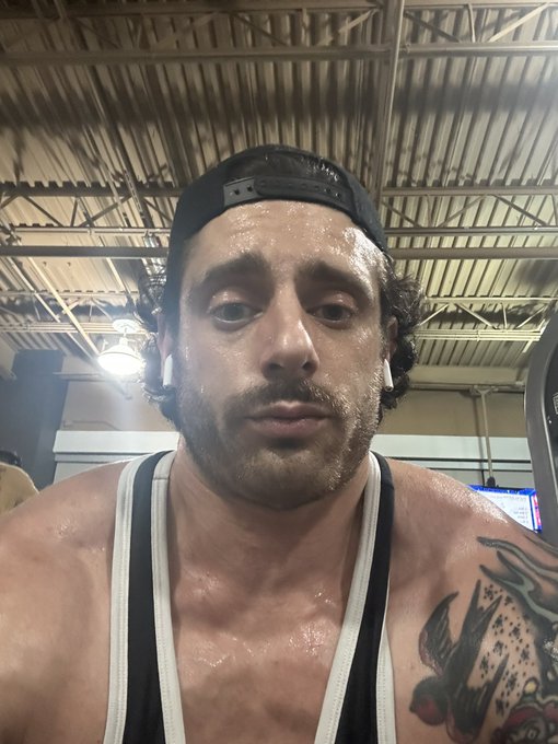 Sometimes I&rsquo;ll rock the mustache so people leave me alone at the gym lmao https://t.co/7fYrkZx8m9<a href="/tag/backday"class="tags"><span>#backday</span></a>