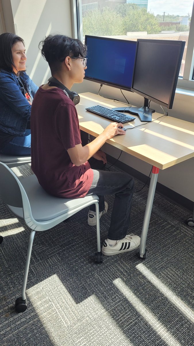 WHS_Animation's tweet image. Thank you @uiw3_d for hosting such a wonderful event! We have some future Cardinals here 💜❤️ 
#NISDsuperiorCTE #futureanimators #UpgradeSummit #UIW3D #warriornation