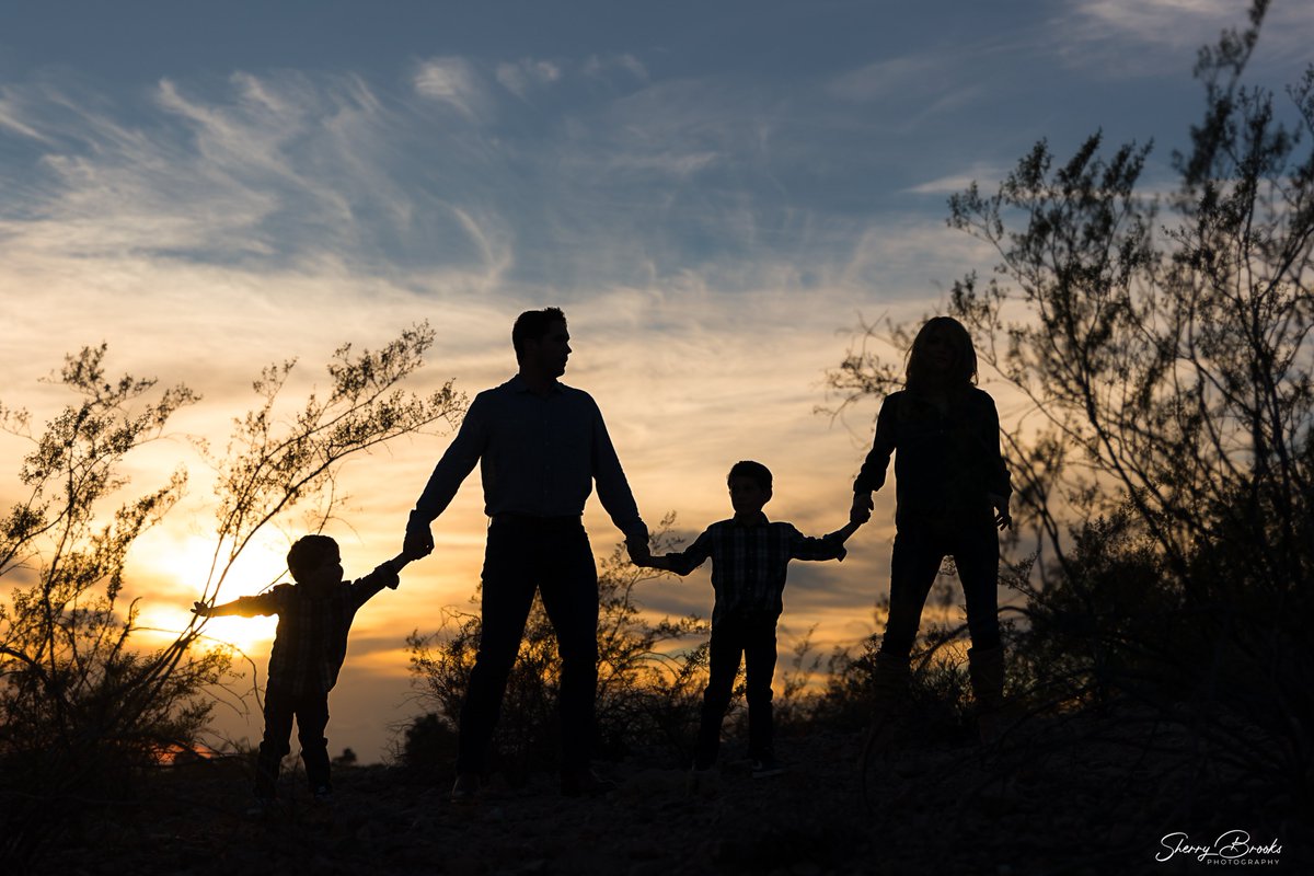 PhotosbySherry's tweet photo. Silhouette images are some of my most favorite to create. It does take some planning though. Want to incorporate silhouettes into your #familyphotosession? DM me to learn how!
#azphotographer #chandlerphotographer #family #familyphotos #familyphotographer https://t.co/CcZR8uPrTk
